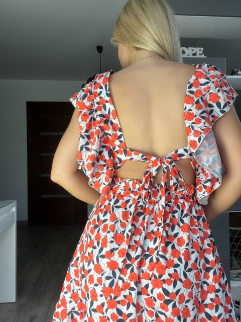 Wakacyjna sukienka koktajlowa na lato w kwiaty