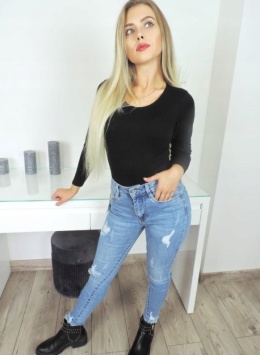 Jeansy damskie z przetarciami pettite - wysoki stan