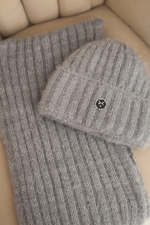 BOX PREZENTOWY KOMPLET czapka i szal Szary