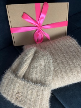 BOX PREZENTOWY KOMPLET czapka i szal Beżowy