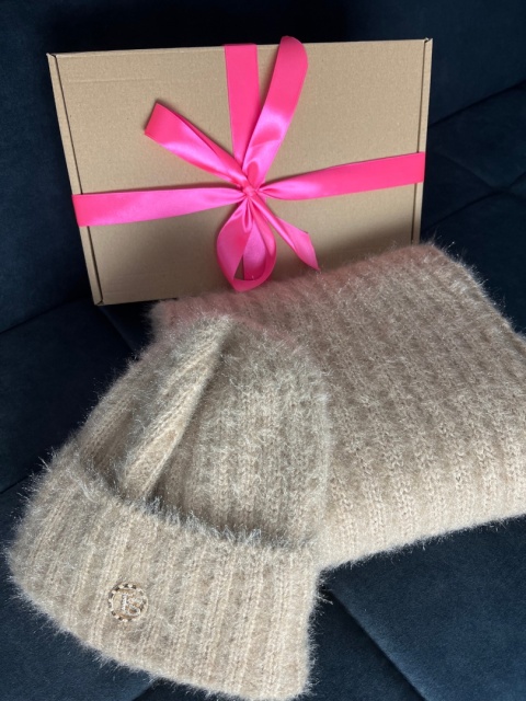 BOX PREZENTOWY KOMPLET czapka i szal Beżowy