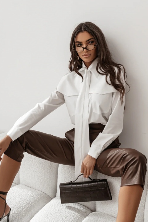 Koszula damska elegancka z ozdobnym elementem Biała Ecru