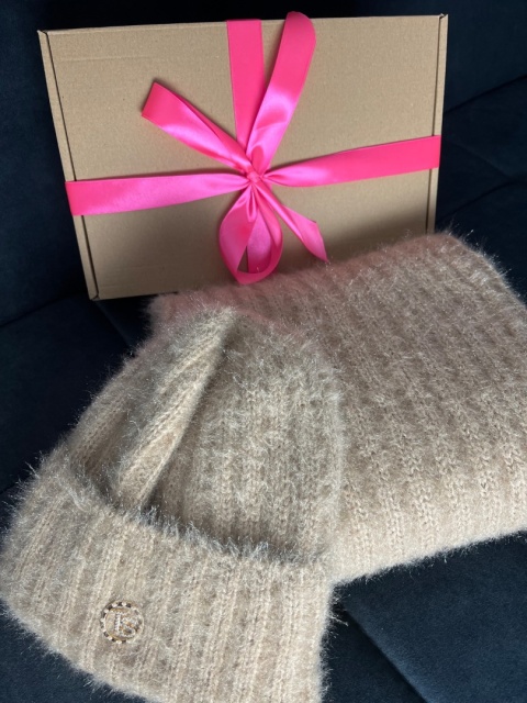 BOX PREZENTOWY KOMPLET czapka i szal Beżowy